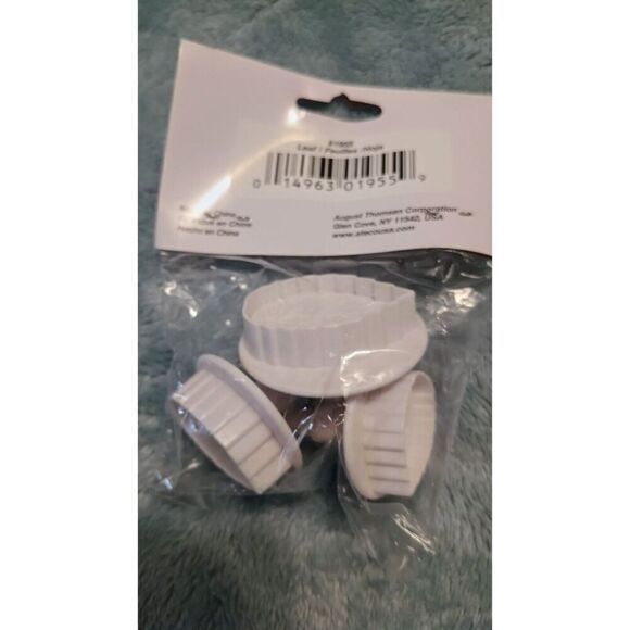 Set Of 3 Sugar Paste Narrow Leaf Cutters White. NIP - Picture 3 of 3